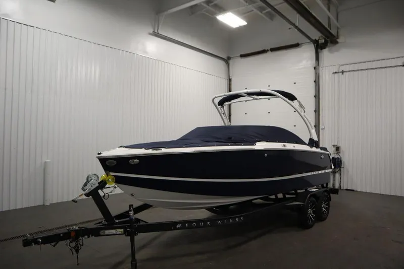 Slide: The Image of Four Winns H2 2025 - 76