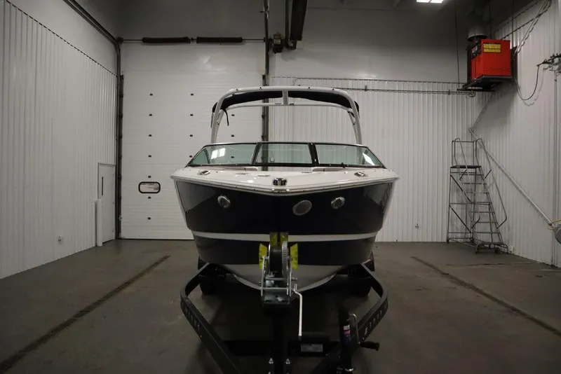 Slide: The Image of Four Winns H2 2025 - 90