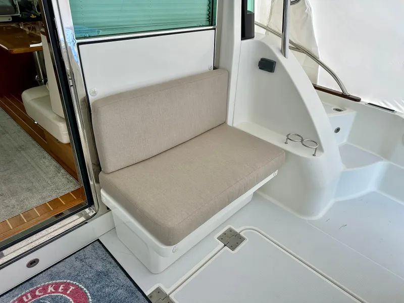 Slide: The Image of Cockpit - Aft Seat 2 - 33