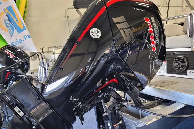 Slide: The Image of 2025 Princecraft Vectra 21 RL with Mercury Pro XS outboard motor. - 4