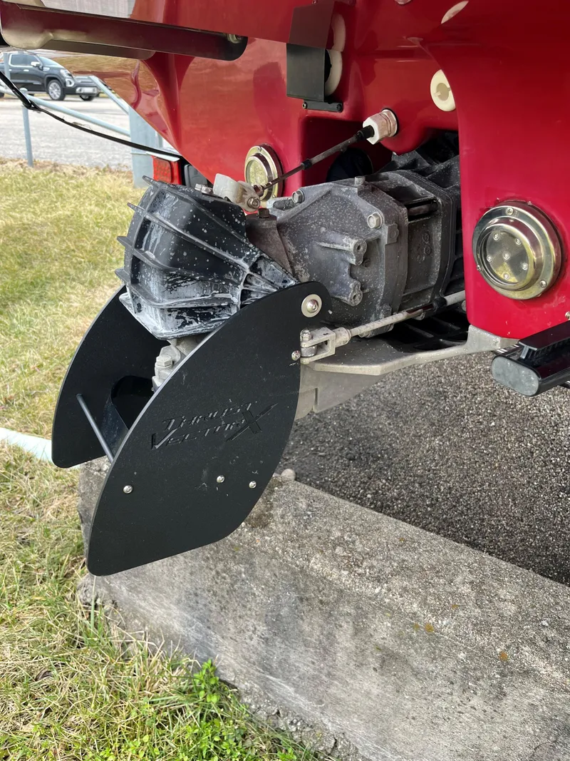 Slide: The Image of 2016 Yamaha Boats SX192 jet drive system with Cobra Jet steering fins. - 10