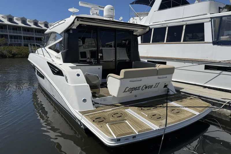 Slide: The Image of Sea Ray 470 Sundancer 2016 - 0