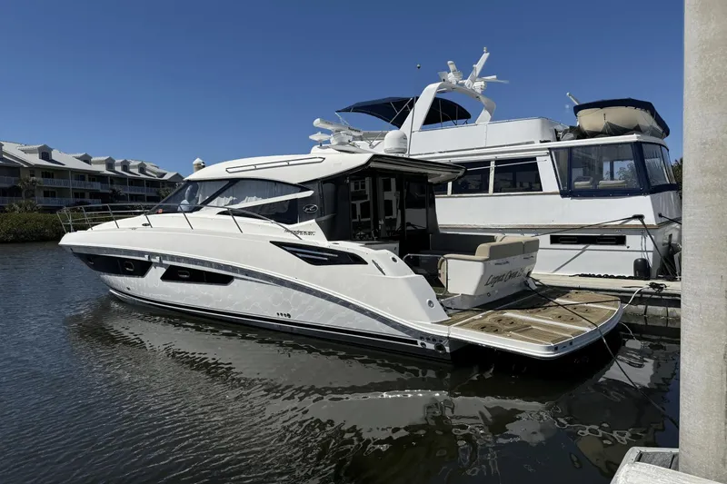 Slide: The Image of Sea Ray 470 Sundancer 2016 - 1