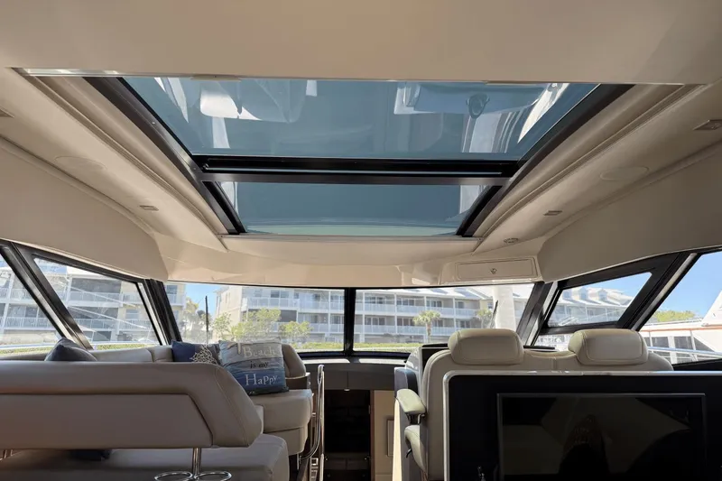 Slide: The Image of Sea Ray 470 Sundancer 2016 - 18