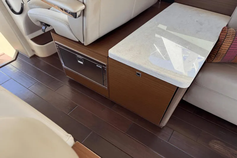 Slide: The Image of Sea Ray 470 Sundancer 2016 - 19