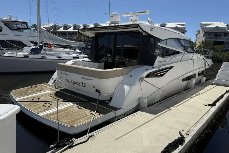 Slide: The Image of Sea Ray 470 Sundancer 2016 - 2