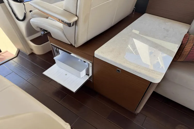 Slide: The Image of Sea Ray 470 Sundancer 2016 - 20