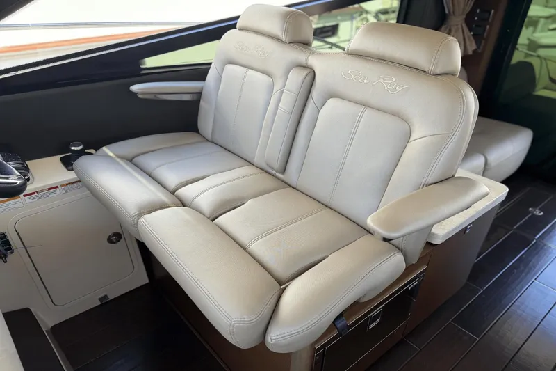 Slide: The Image of Sea Ray 470 Sundancer 2016 - 22