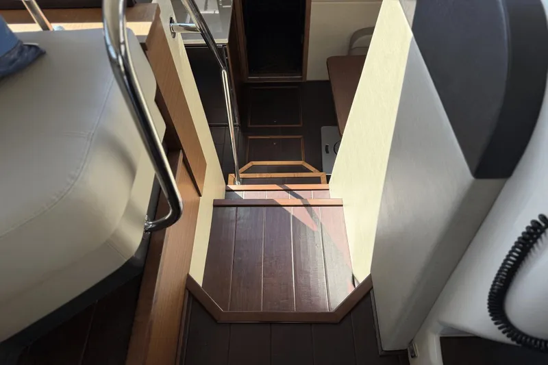 Slide: The Image of Sea Ray 470 Sundancer 2016 - 31