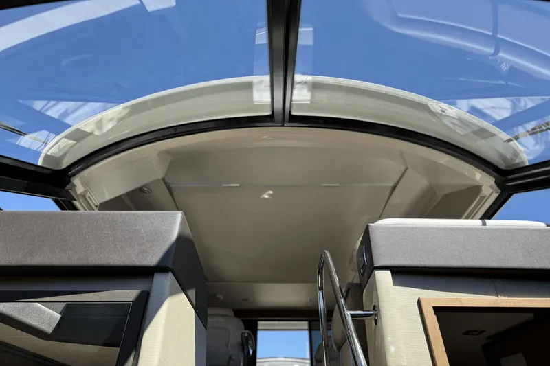 Slide: The Image of Sea Ray 470 Sundancer 2016 - 32