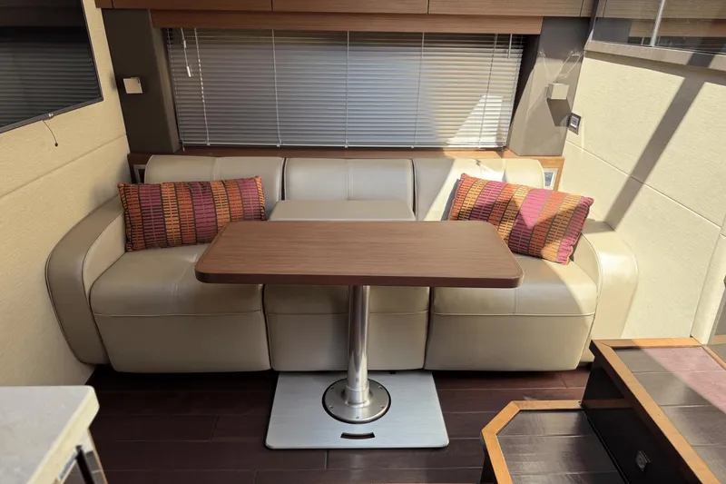 Slide: The Image of Sea Ray 470 Sundancer 2016 - 33
