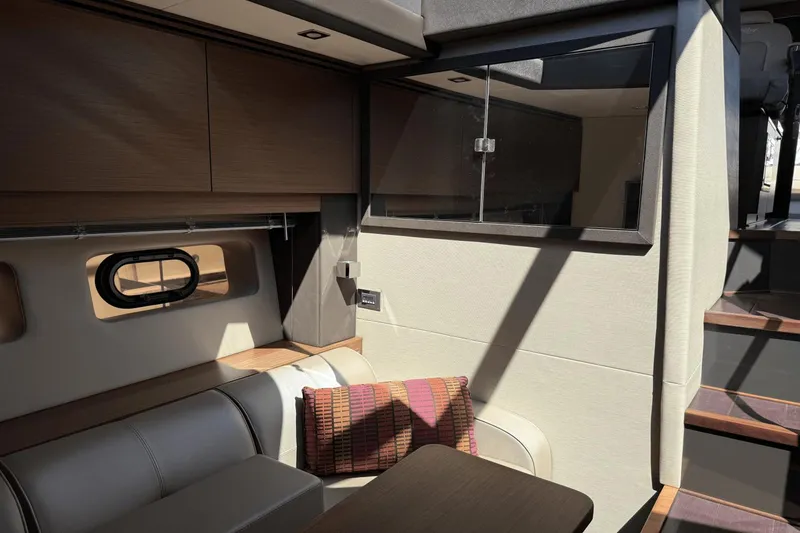 Slide: The Image of Sea Ray 470 Sundancer 2016 - 36