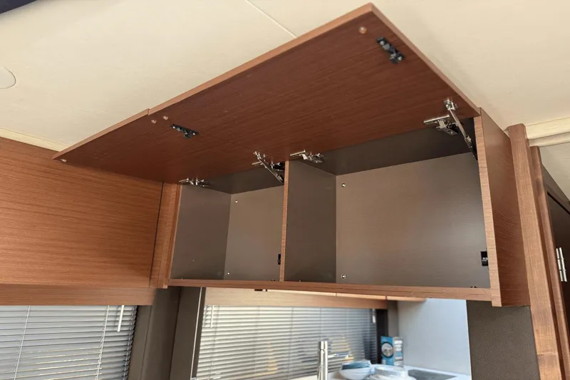 Slide: The Image of Sea Ray 470 Sundancer 2016 - 41