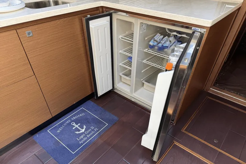 Slide: The Image of Sea Ray 470 Sundancer 2016 - 43