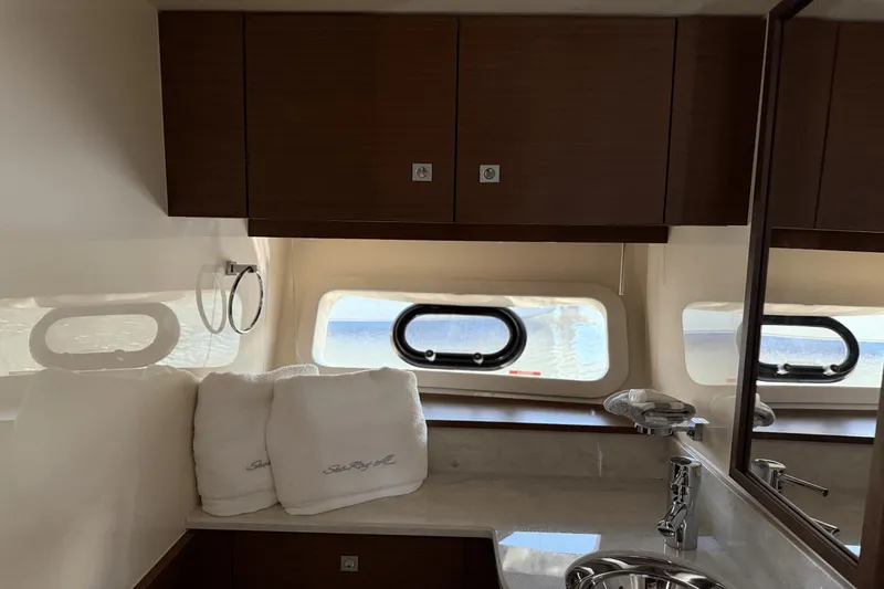 Slide: The Image of Sea Ray 470 Sundancer 2016 - 52