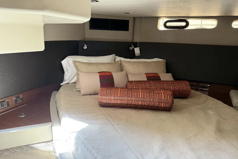 Slide: The Image of Sea Ray 470 Sundancer 2016 - 53