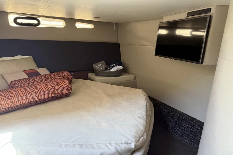 Slide: The Image of Sea Ray 470 Sundancer 2016 - 54