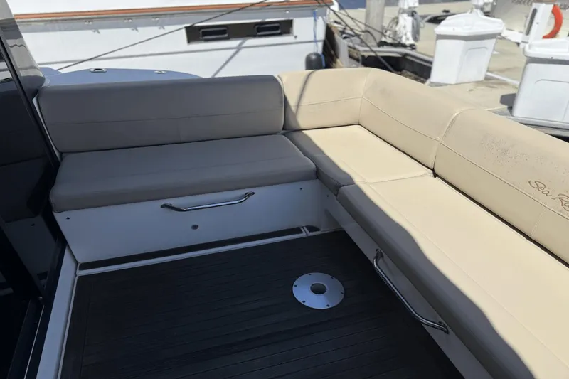 Slide: The Image of Sea Ray 470 Sundancer 2016 - 9