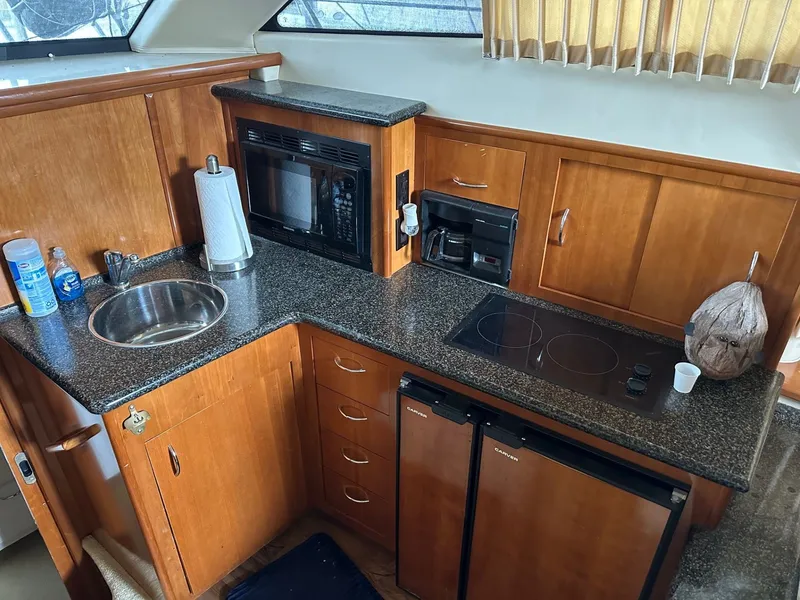 Slide: The Image of Carver Yachts 366 Motor Yacht 2003 - 16