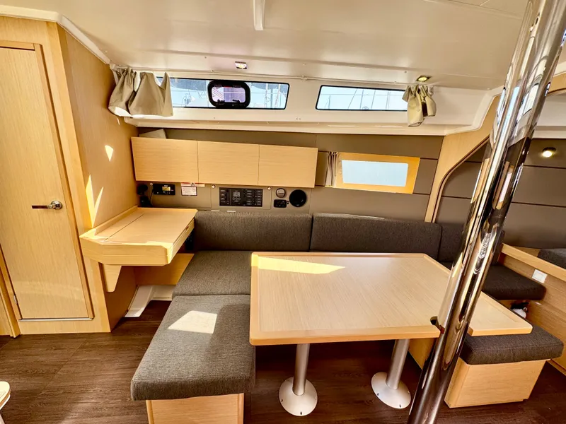Slide: The Image of Beneteau Oceanis 38 2014 - 21