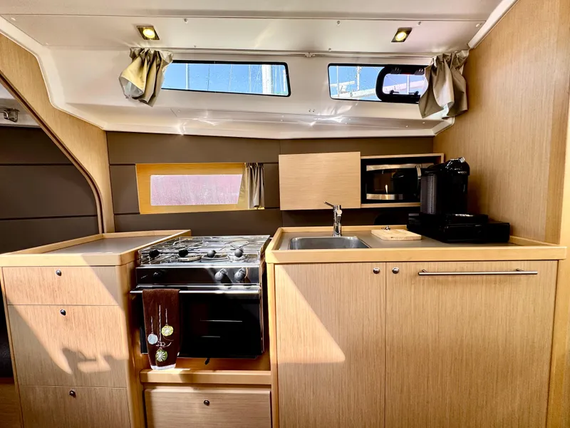 Slide: The Image of Beneteau Oceanis 38 2014 - 32