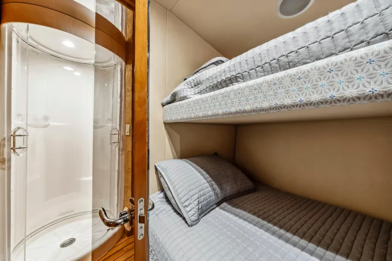 Slide: The Image of Hatteras 68 Convertible 2008 - 75
