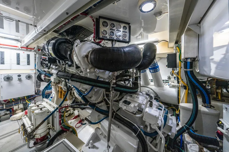 Slide: The Image of Hatteras 68 Convertible 2008 - 87