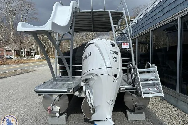 Slide: The Image of 2025 Bennington 26 LSRTD pontoon boat with Yamaha 250 V6 engine and slide. - 3