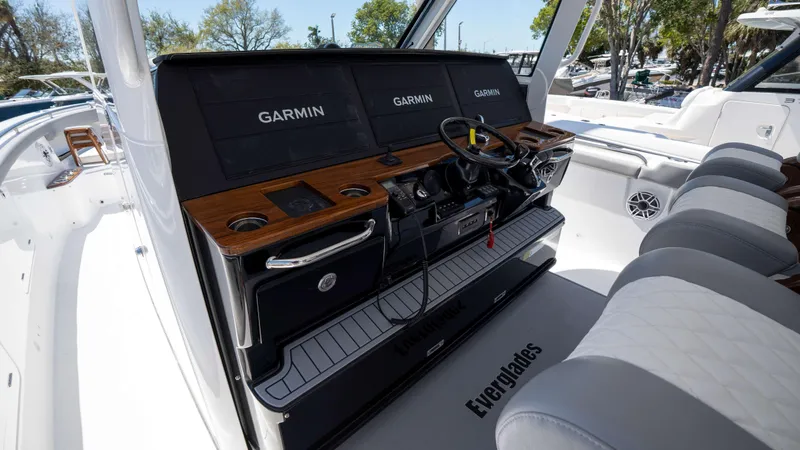 Slide: The Image of Interior of 2025 Everglades 455 CC boat with Garmin navigation system. - 8