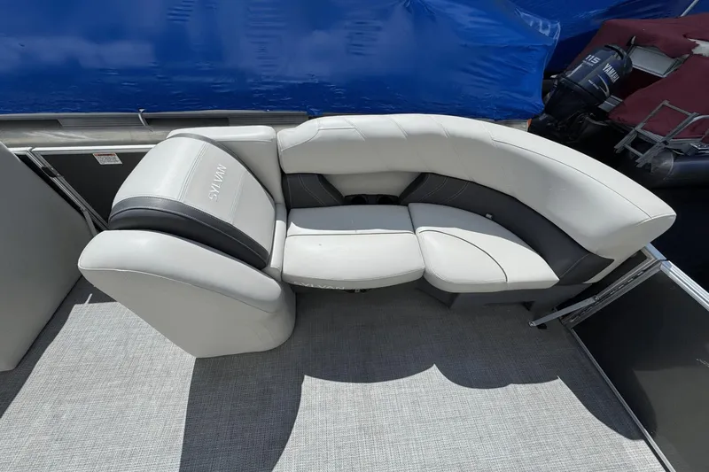 Slide: The Image of Sylvan MIRAGE 8522CLZ 2023 - 14