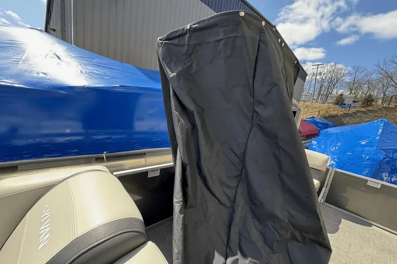 Slide: The Image of Sylvan MIRAGE 8522CLZ 2023 - 22