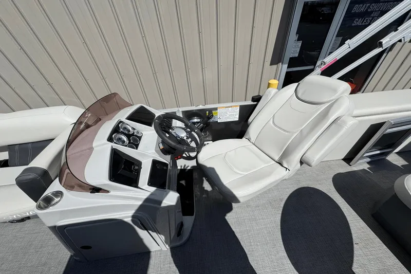 Slide: The Image of Sylvan MIRAGE 8522CLZ 2023 - 24