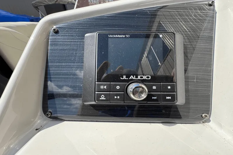 Slide: The Image of Sylvan MIRAGE 8522CLZ 2023 - 28