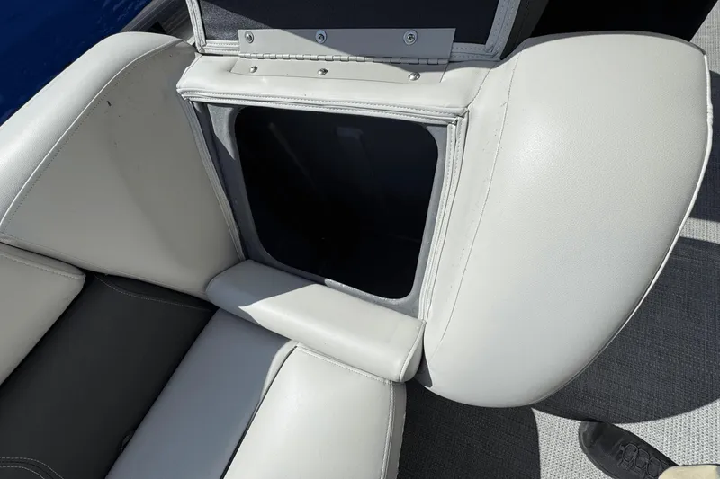 Slide: The Image of Sylvan MIRAGE 8522CLZ 2023 - 35