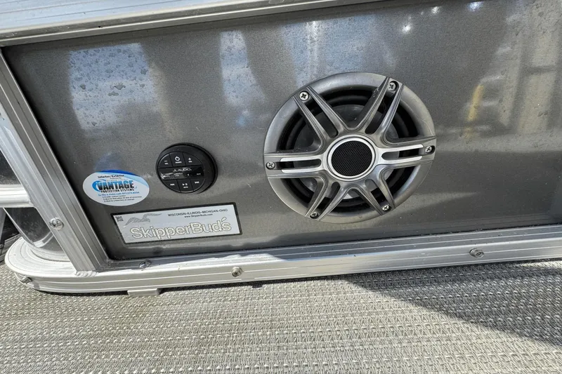 Slide: The Image of Sylvan MIRAGE 8522CLZ 2023 - 42