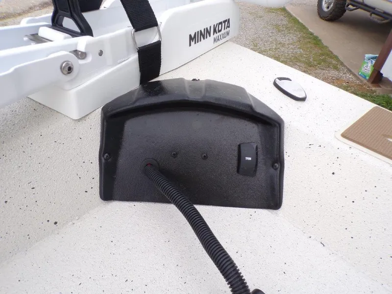 Slide: The Image of Minn Kota Maxxum motor on 2025 Xpress H20BAY boat deck. - 13