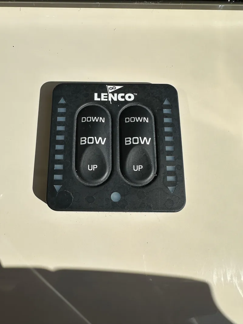 Slide: The Image of Boston Whaler Realm 380 2021 - 50