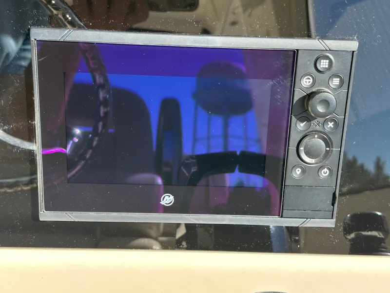 Slide: The Image of Boston Whaler Realm 380 2021 - 55