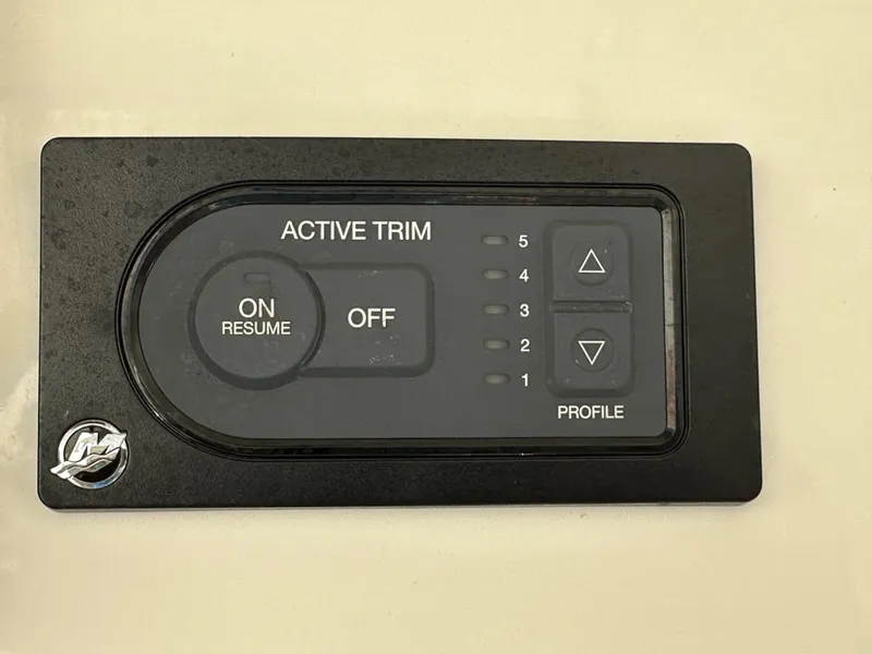 Slide: The Image of Boston Whaler Realm 380 2021 - 57