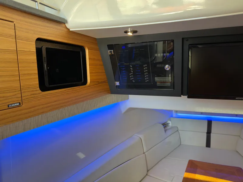 Slide: The Image of Boston Whaler Realm 380 2021 - 63