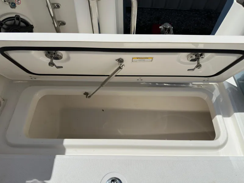 Slide: The Image of Boston Whaler Realm 380 2021 - 88