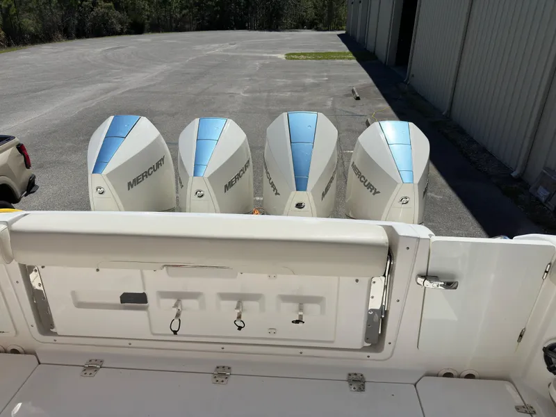 Slide: The Image of Boston Whaler Realm 380 2021 - 92