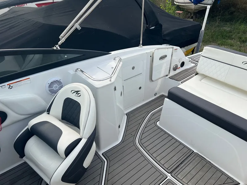 Slide: The Image of Monterey M-45 2019 - 17