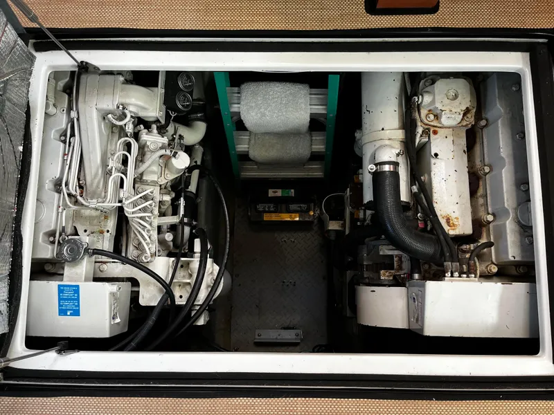 Slide: The Image of Sea Ray 420 Aft Cabin 2001 - 50