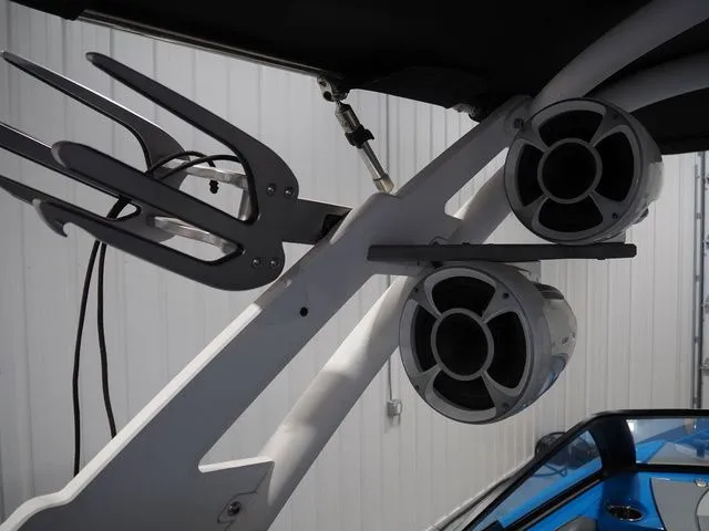 Slide: The Image of 2020 Malibu Wakesetter 22 MXZ boat speakers and rack. - 14