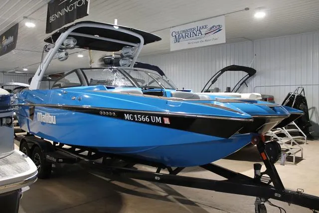 Slide: The Image of Malibu Wakesetter 22 MXZ 2020 - 3
