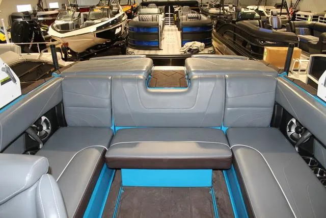 Slide: The Image of Malibu Wakesetter 22 MXZ 2020 - 6