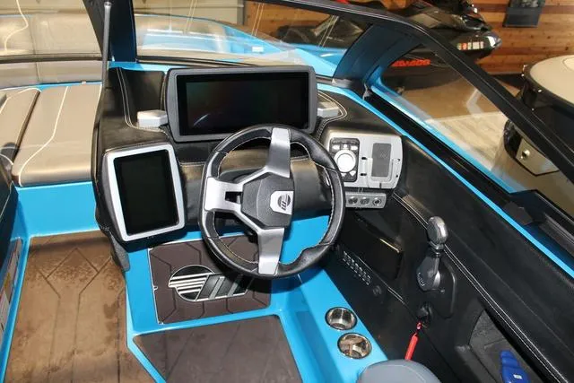 Slide: The Image of Malibu Wakesetter 22 MXZ 2020 - 8