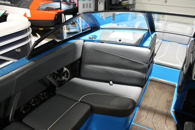 Slide: The Image of Malibu Wakesetter 22 MXZ 2020 - 9