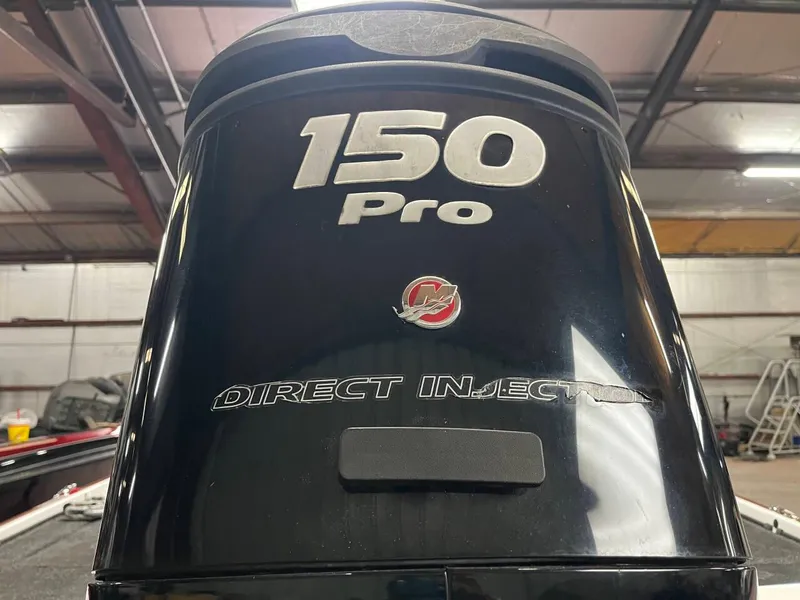 Slide: The Image of Outboard motor with "150 Pro" and "Direct Injection" text, Nitro Z7, 2015 model. - 9
